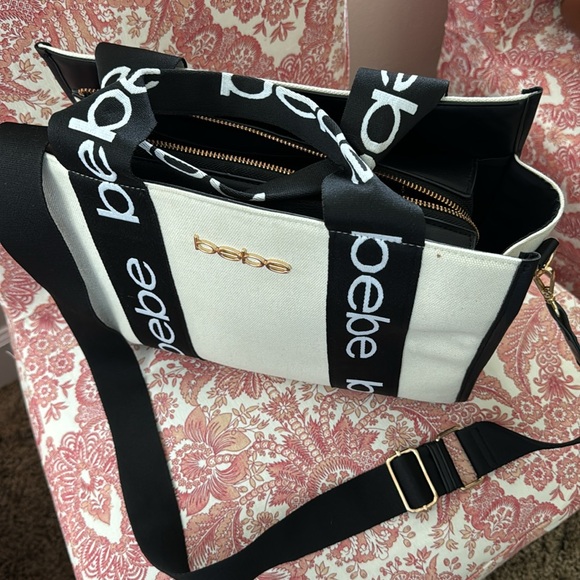 Handbag - Picture 2 of 4